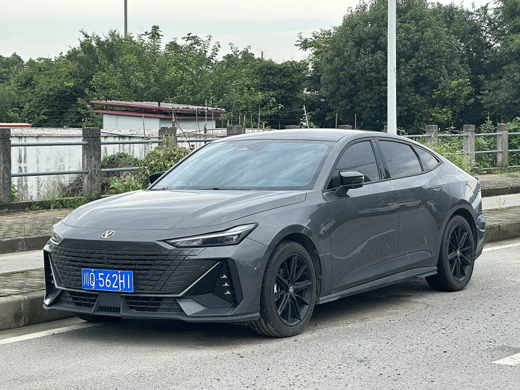 Changan UNI-V — внешний вид